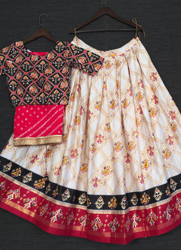 Pure Cotton White Patola Chaniya Choli With Bandhani Dupatta